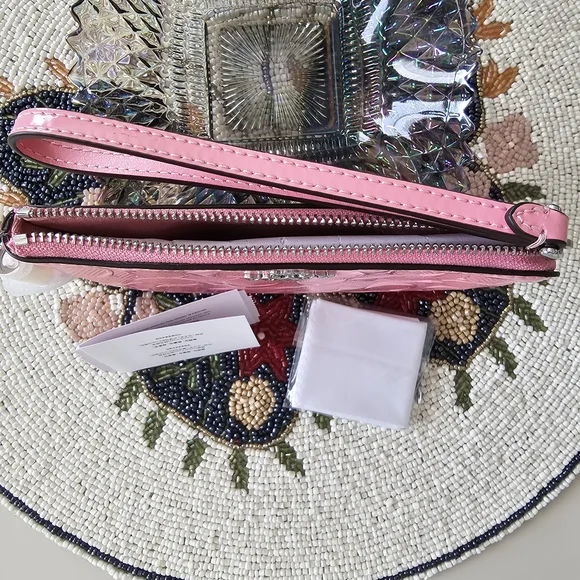 NWT Pink Coach Corner Zip - Picture 3 of 5